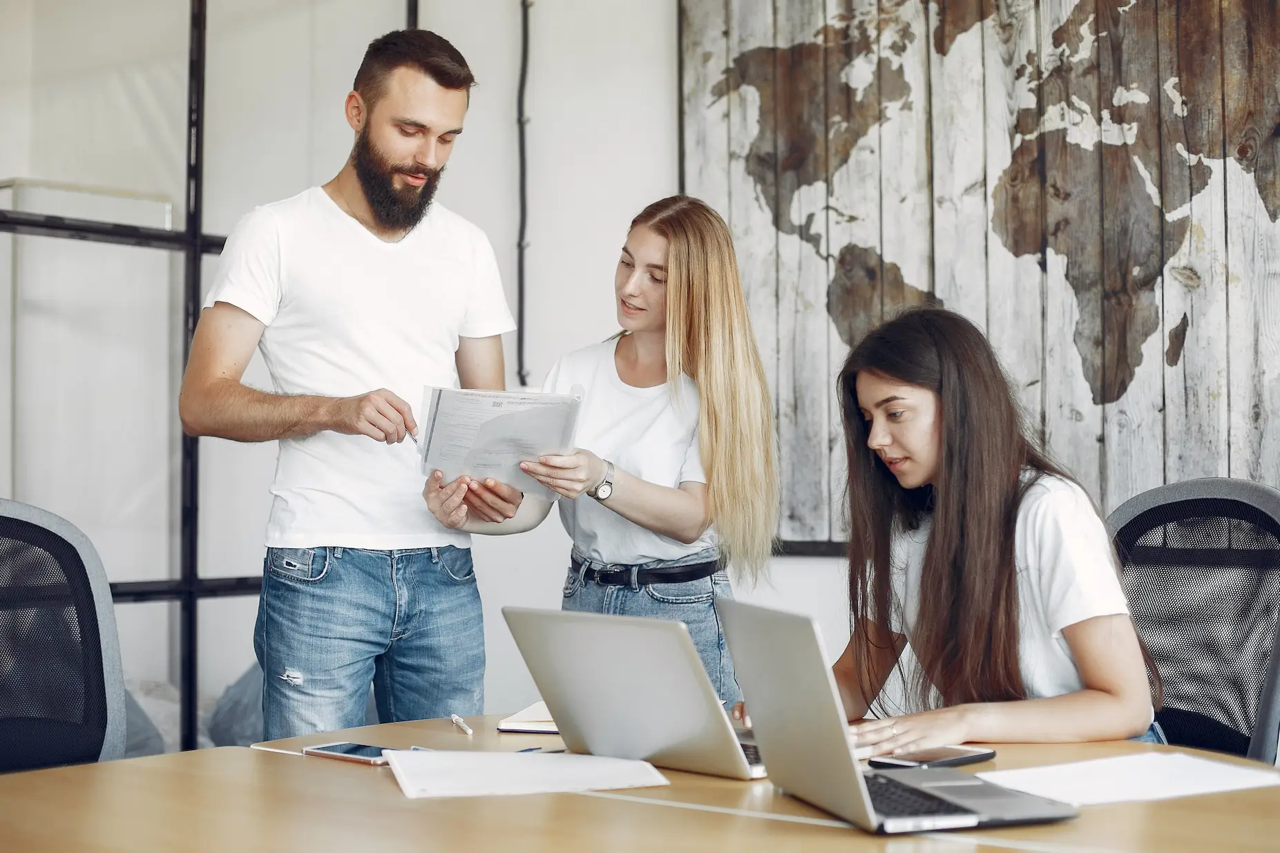 Réunion d'équipe stratégie ressources humaines